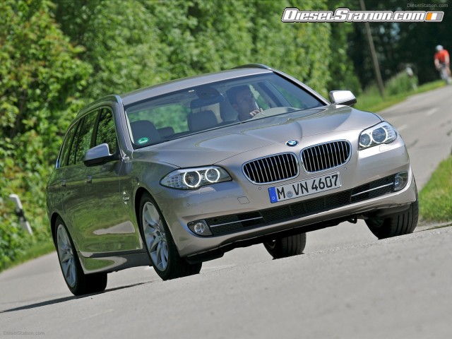 BMW 5 Series Touring 2011 Picture #4 BMW 5 Series Touring 2011 Picture #4