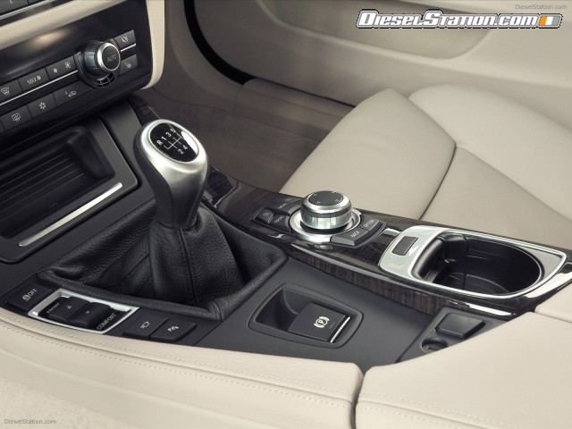 BMW 5 Series Touring 2011 Picture #30 BMW 5 Series Touring 2011 Picture #30