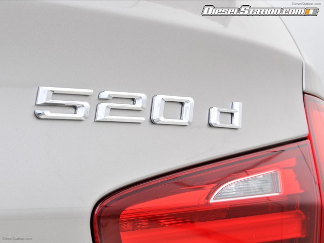 BMW 5 Series Touring 2011 Picture #5 BMW 5 Series Touring 2011 Picture #5