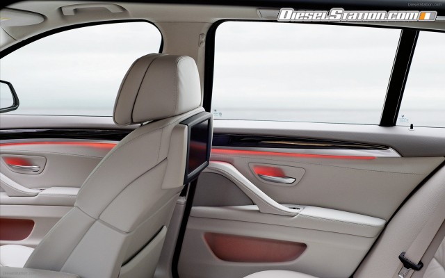 BMW 5 Series Touring 2011 Widescreen Picture #18 BMW 5 Series Touring 2011 Widescreen Picture #18