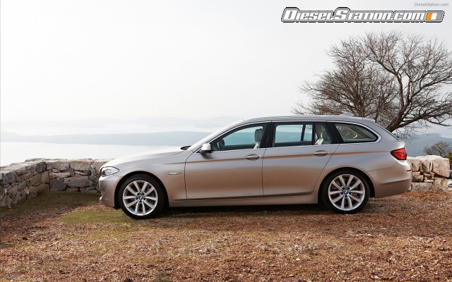 BMW 5 Series Touring 2011 Widescreen Picture #0 BMW 5 Series Touring 2011 Widescreen Picture #0