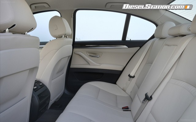 BMW 518d Sedan 2015 Widescreen Picture #67 BMW 518d Sedan 2015 Widescreen Picture #67