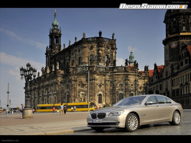 BMW 750Li 2011 Picture #28 BMW 750Li 2011 Picture #28