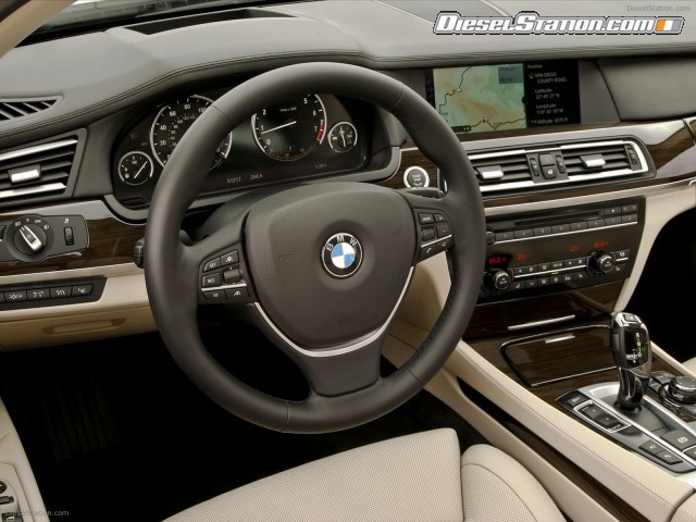 BMW 750Li 2011 Picture #21 BMW 750Li 2011 Picture #21