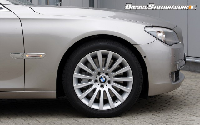 BMW 750Li 2011 Widescreen Picture #80 BMW 750Li 2011 Widescreen Picture #80