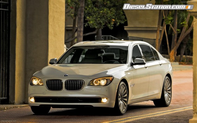 BMW 750Li 2011 Widescreen Picture #38 BMW 750Li 2011 Widescreen Picture #38