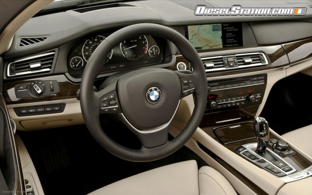 BMW 750Li 2011 Widescreen Picture #7 BMW 750Li 2011 Widescreen Picture #7