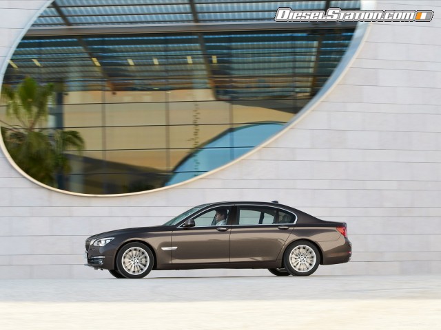 BMW 750Li 2013 Picture #0 BMW 750Li 2013 Picture #0