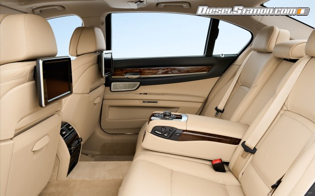 BMW 750Li 2013 Widescreen Picture #25 BMW 750Li 2013 Widescreen Picture #25