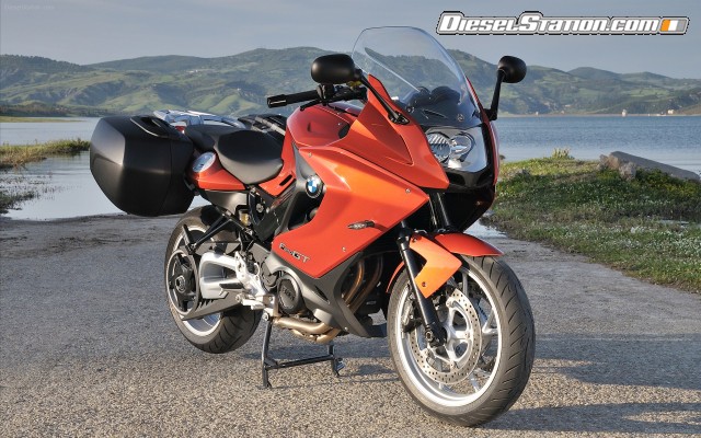 BMW F 800 GT 2013 Widescreen Picture #1 BMW F 800 GT 2013 Widescreen Picture #1