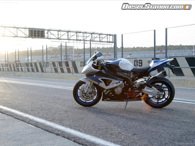 BMW HP4 2013 Picture #38 BMW HP4 2013 Picture #38