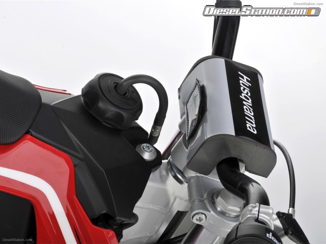 BMW Husqvarna CR and SM 50 Picture #15 BMW Husqvarna CR and SM 50 Picture #15