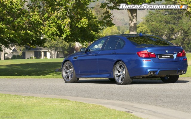 BMW M5 2013 Widescreen Picture #0 BMW M5 2013 Widescreen Picture #0