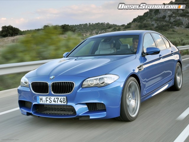 BMW M5 Saloon 2012 Picture #9 BMW M5 Saloon 2012 Picture #9