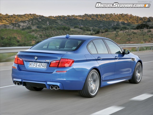 BMW M5 Saloon 2012 Picture #8 BMW M5 Saloon 2012 Picture #8