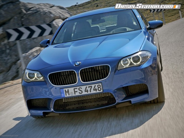 BMW M5 Saloon 2012 Picture #80 BMW M5 Saloon 2012 Picture #80