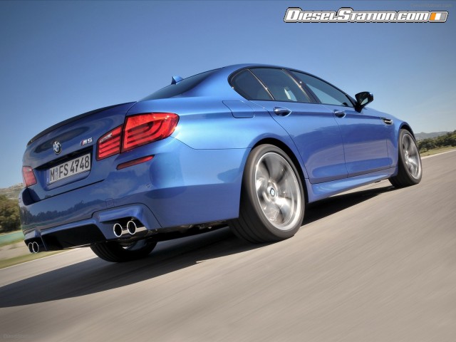 BMW M5 Saloon 2012 Picture #37 BMW M5 Saloon 2012 Picture #37