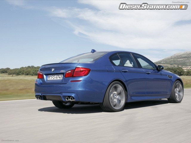 BMW M5 Saloon 2012 Picture #45 BMW M5 Saloon 2012 Picture #45