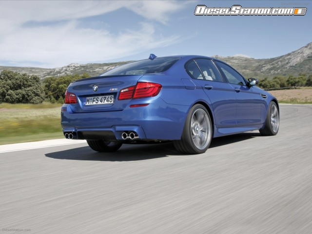 BMW M5 Saloon 2012 Picture #19 BMW M5 Saloon 2012 Picture #19