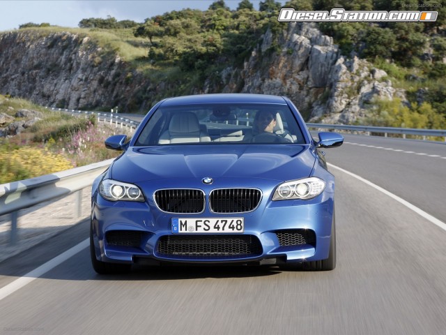 BMW M5 Saloon 2012 Picture #42 BMW M5 Saloon 2012 Picture #42