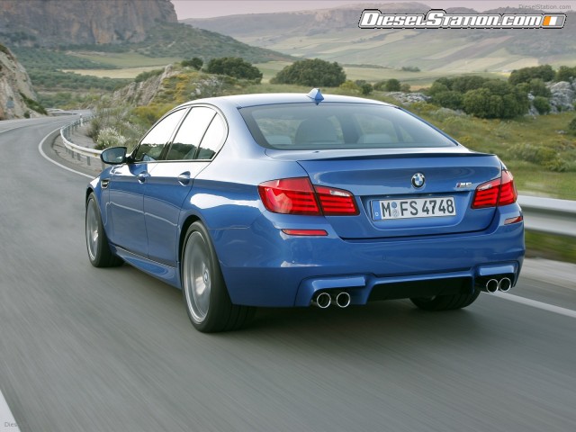 BMW M5 Saloon 2012 Picture #29 BMW M5 Saloon 2012 Picture #29
