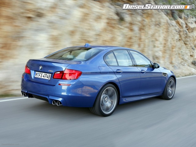 BMW M5 Saloon 2012 Picture #28 BMW M5 Saloon 2012 Picture #28