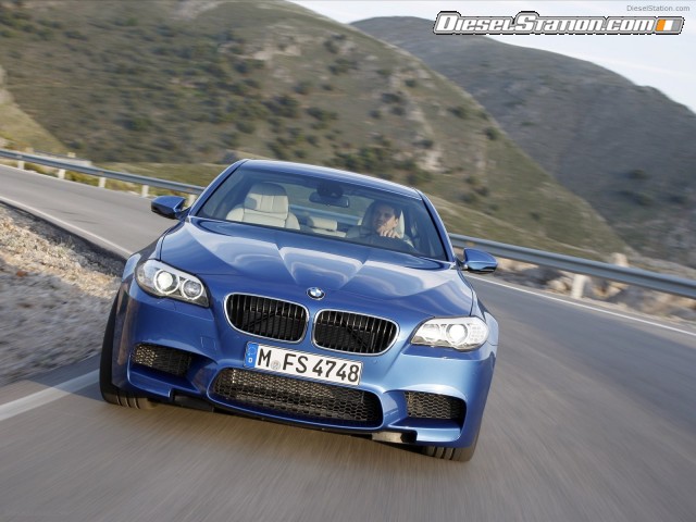 BMW M5 Saloon 2012 Picture #82 BMW M5 Saloon 2012 Picture #82