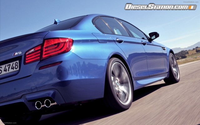 BMW M5 Saloon 2012 Widescreen Picture #47 BMW M5 Saloon 2012 Widescreen Picture #47