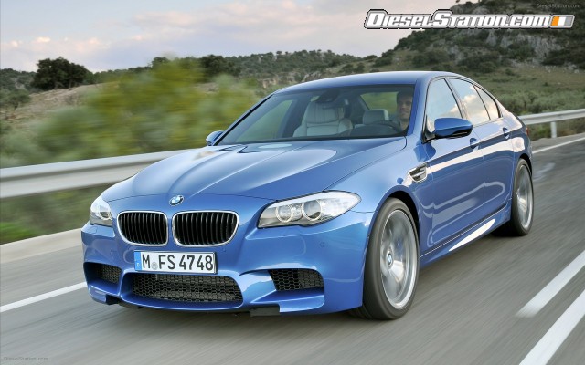 BMW M5 Saloon 2012 Widescreen Picture #5 BMW M5 Saloon 2012 Widescreen Picture #5