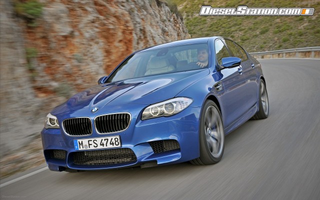 BMW M5 Saloon 2012 Widescreen Picture #67 BMW M5 Saloon 2012 Widescreen Picture #67