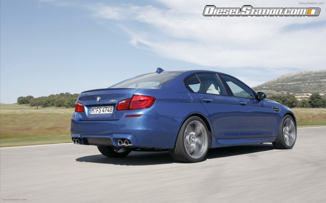 BMW M5 Saloon 2012 Widescreen Picture #7 BMW M5 Saloon 2012 Widescreen Picture #7