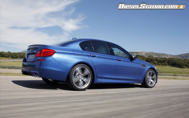 BMW M5 Saloon 2012 Widescreen Picture #14 BMW M5 Saloon 2012 Widescreen Picture #14