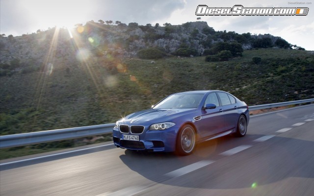 BMW M5 Saloon 2012 Widescreen Picture #77 BMW M5 Saloon 2012 Widescreen Picture #77