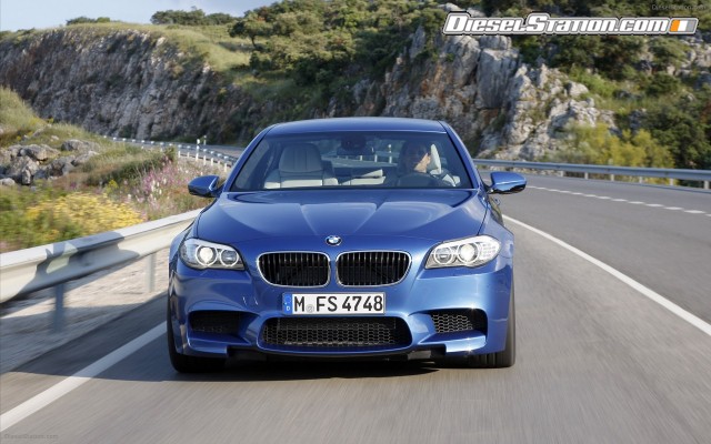 BMW M5 Saloon 2012 Widescreen Picture #43 BMW M5 Saloon 2012 Widescreen Picture #43