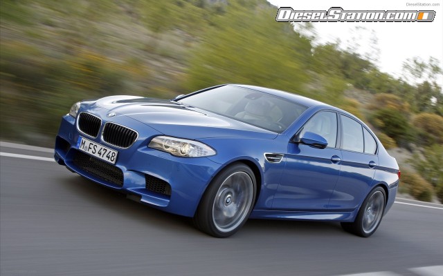 BMW M5 Saloon 2012 Widescreen Picture #2 BMW M5 Saloon 2012 Widescreen Picture #2