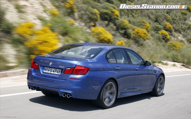 BMW M5 Saloon 2012 Widescreen Picture #0 BMW M5 Saloon 2012 Widescreen Picture #0