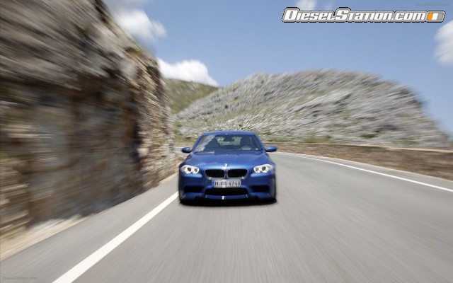 BMW M5 Saloon 2012 Widescreen Picture #34 BMW M5 Saloon 2012 Widescreen Picture #34