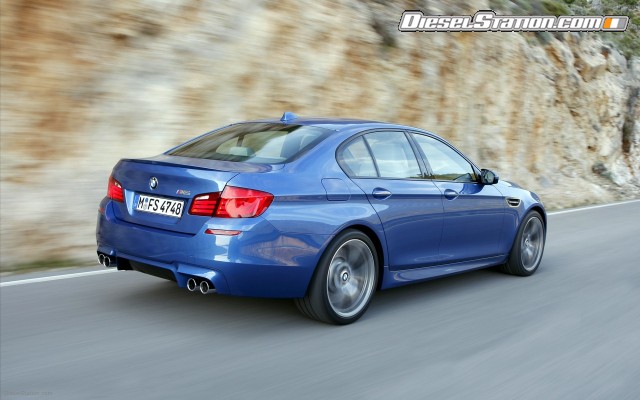 BMW M5 Saloon 2012 Widescreen Picture #44 BMW M5 Saloon 2012 Widescreen Picture #44