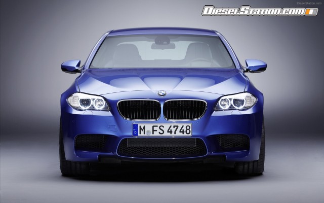 BMW M5 Saloon 2012 Widescreen Picture #22 BMW M5 Saloon 2012 Widescreen Picture #22