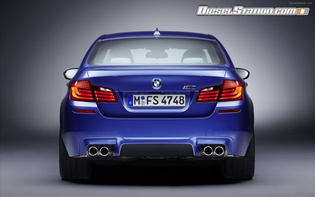 BMW M5 Saloon 2012 Widescreen Picture #71 BMW M5 Saloon 2012 Widescreen Picture #71