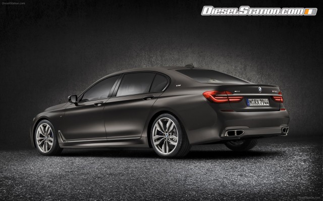 BMW M760Li xDrive 2017 Widescreen Picture #38 BMW M760Li xDrive 2017 Widescreen Picture #38