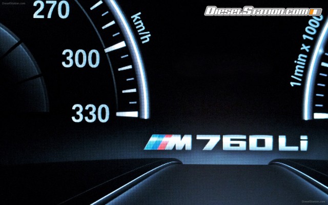 BMW M760Li xDrive 2017 Widescreen Picture #2 BMW M760Li xDrive 2017 Widescreen Picture #2