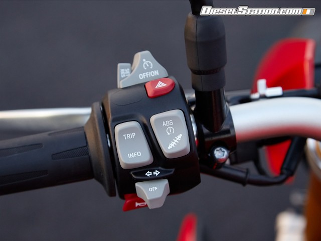 BMW S 1000 R 2014 Picture #4 BMW S 1000 R 2014 Picture #4