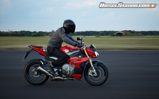 BMW S 1000 R 2014 Widescreen Picture #11 BMW S 1000 R 2014 Widescreen Picture #11