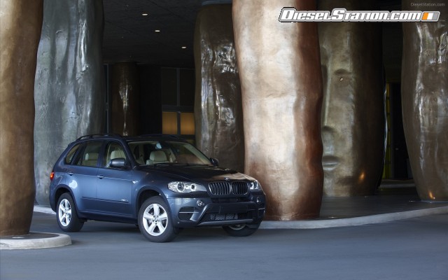 BMW X5 2011 Widescreen Picture #1 BMW X5 2011 Widescreen Picture #1
