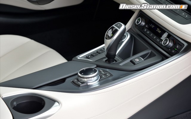 BMW i8 2015 Widescreen Picture #34 BMW i8 2015 Widescreen Picture #34