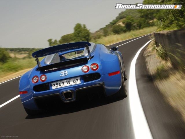 Bugatti 2010 Veyron 16 4 Grand Sport in Rome Picture #15 Bugatti 2010 Veyron 16 4 Grand Sport in Rome Picture #15