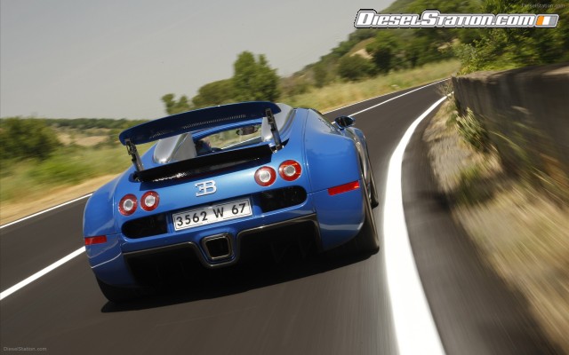 Bugatti 2010 Veyron 16 4 Grand Sport in Rome Widescreen Picture #17 Bugatti 2010 Veyron 16 4 Grand Sport in Rome Widescreen Picture #17