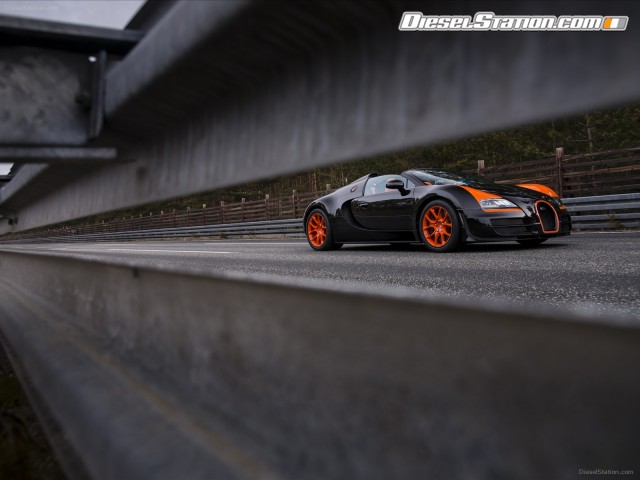 Bugatti Veyron 16 4 Grand Sport Vitesse sets world speed record 2013 Picture #11 Bugatti Veyron 16 4 Grand Sport Vitesse sets world speed record 2013 Picture #11