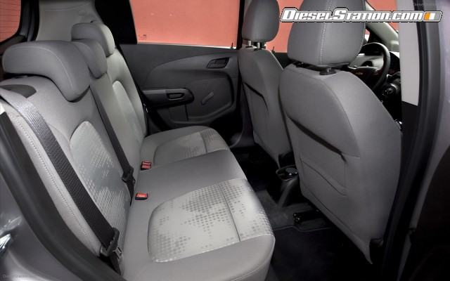 Chevrolet Aveo HB5 2012 Widescreen Picture #13 Chevrolet Aveo HB5 2012 Widescreen Picture #13